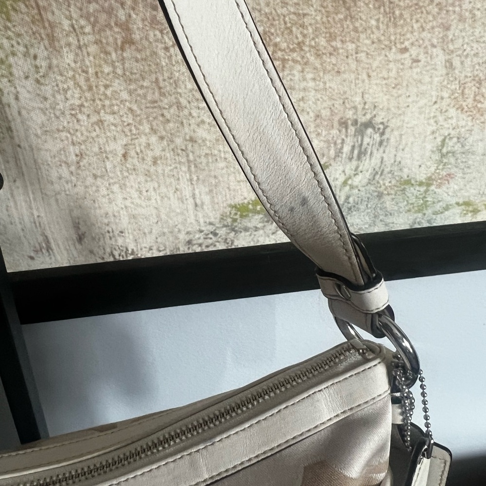 Coach Park Signature Duffle Bag F19740 - Picture 10 of 16